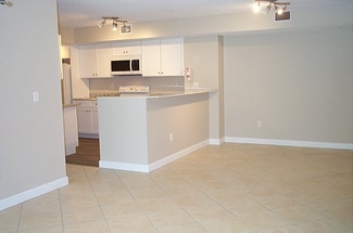 1865 Florida Club Dr, Naples, FL 34112