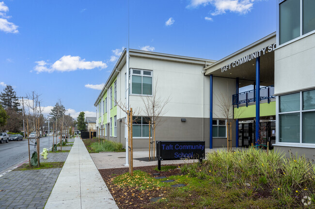 Taft Elementary School has a very welcoming community in Redwood City.