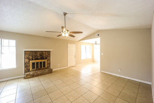 266 Montego Cir, Riverdale, GA 30274 - photo 7