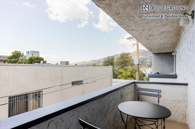 611 N Howard St unit FL3-ID1318, Glendale, CA 91206 - photo 5