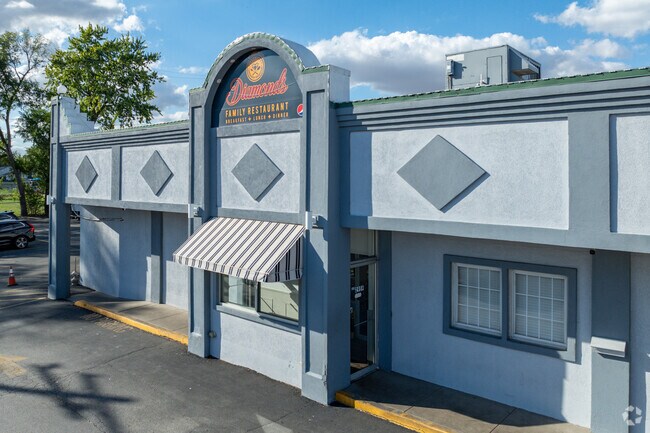 Diamonds Family Restaurant offers Montgomery Hills residents something morning, noon, and night.