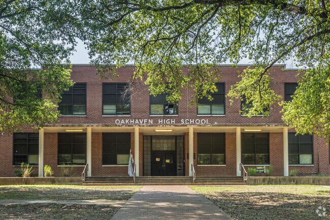Oakhaven High home of the Hawks serves students in the Oakhaven neighborhood.