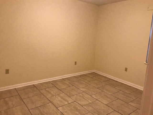 226 N Mock Rd, Albany, GA 31705 - photo 5