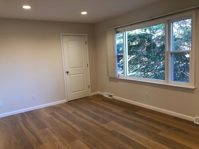 106 E 2nd St, Milan, MI 48160 - photo 2