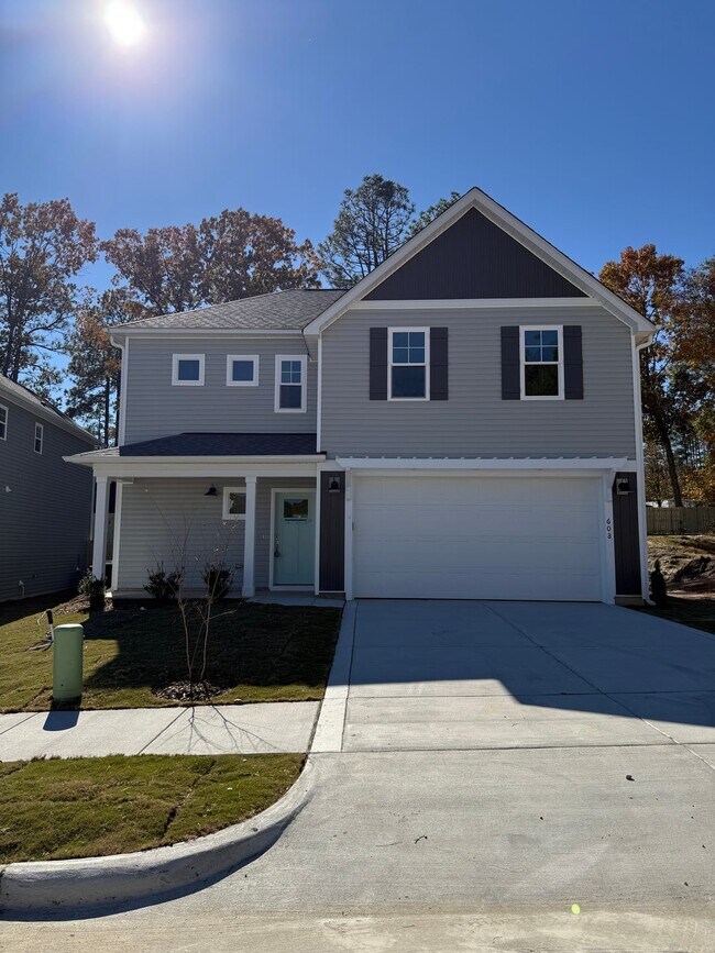 608 Chambers Dr, Southern Pines, NC 28387