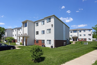 3320 Queen Dr, Cedar Rapids, IA 52404