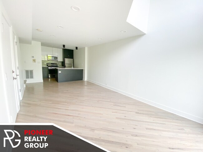 1014 W Grace St unit 954-D102, Chicago, IL 60613 - photo 2