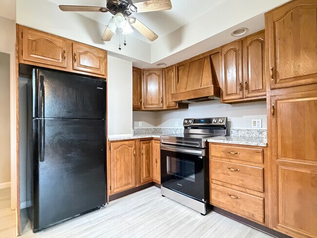 5430 E 11th St, Indianapolis, IN 46219 - photo 7