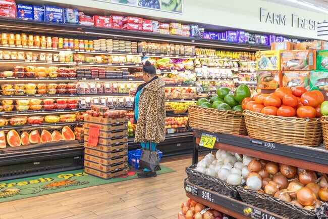 Key Food of Laurelton is the favorite supermarket to shop.