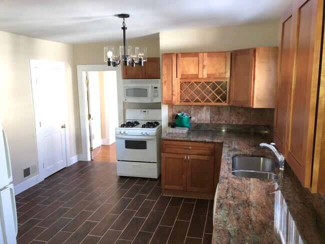 11 Andrew St unit 2, Cambridge, MA 02139 - photo 7