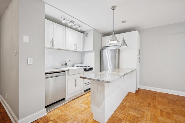 2601 Parkway Condominiums unit 205, Philadelphia, PA 19130 - photo 4