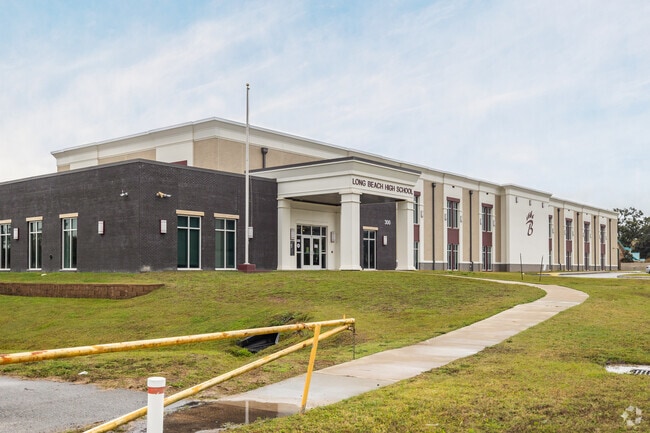 Long Beach High School offers college prep and career programs.