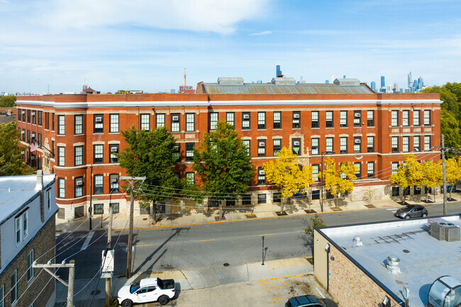 Holden Elementary School is 15 minutes from downtown Chicago.