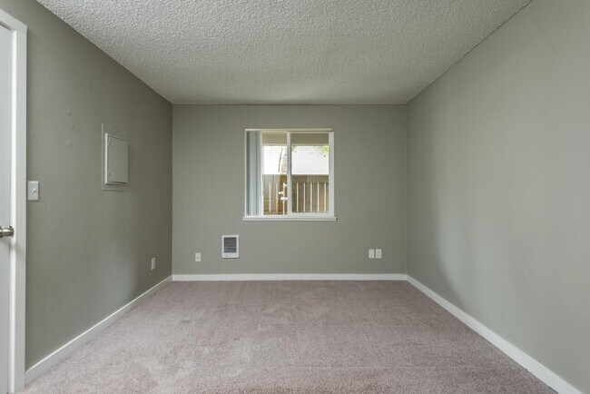 Connery Place Apartments | Portland, OR