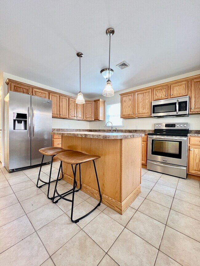 67 Clarendon Ave, Cambridge, MA 02140