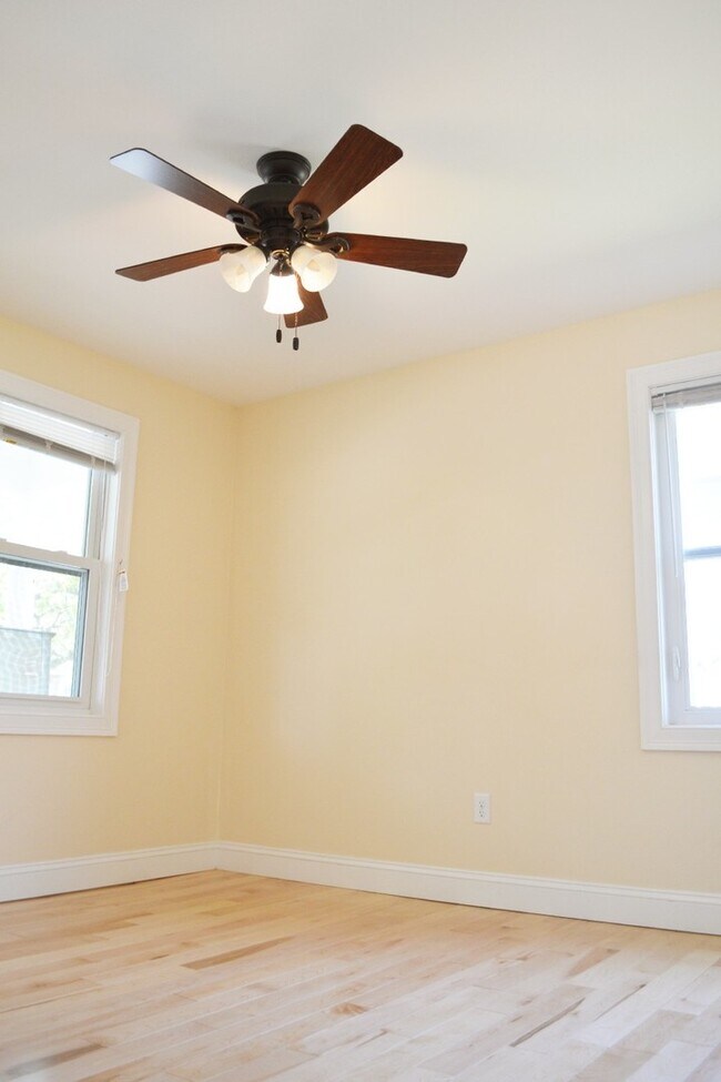 214 North Ave unit A, Burlington, VT 05401 - photo 4
