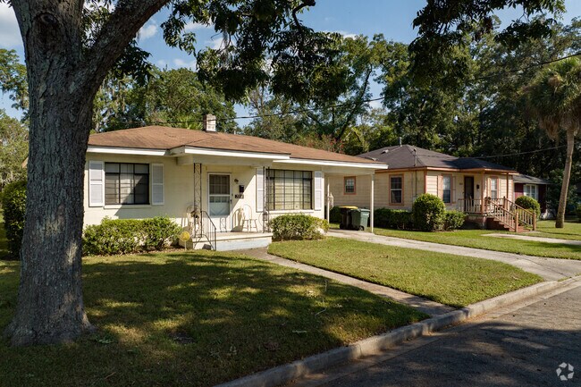 Many homes found in Oakland Park-Northgate-Eastgate are minimal in design.