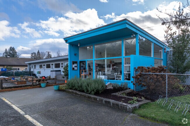 Mt. Si Arbor Montessori School building.