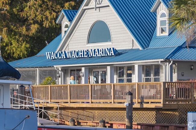 Wacca Wache Marina on the Waccamaw River offers boat storage and rentals in Murrells Inlet.