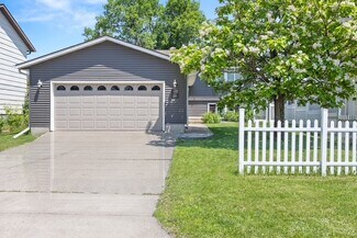 1856 29th Street Cir S, Moorhead, MN 56560