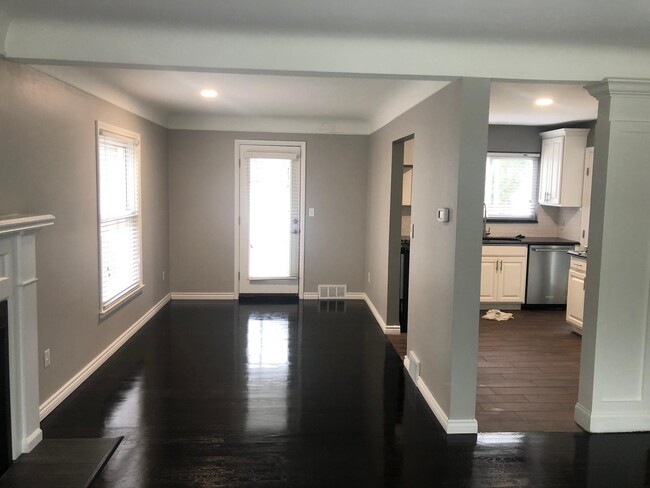 Nook Area with Exit to Patio