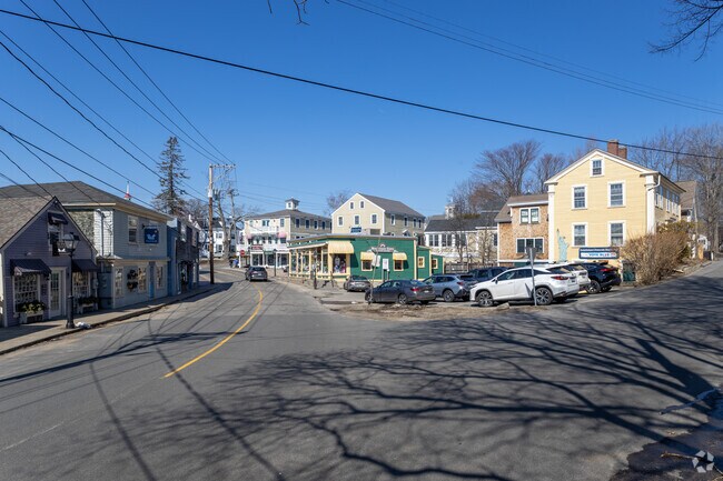 Shops at Dock Square