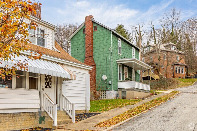 The hilly geography of Apollo consists of many different architectural styles.