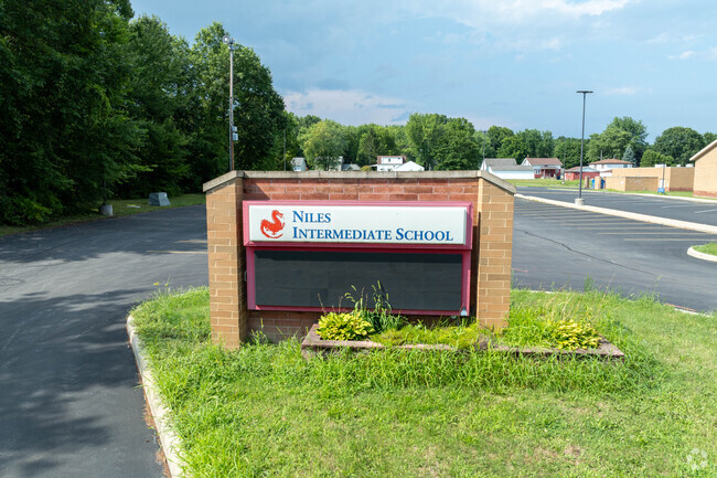 Welcome to Niles Intermediate School in Niles, Ohio.