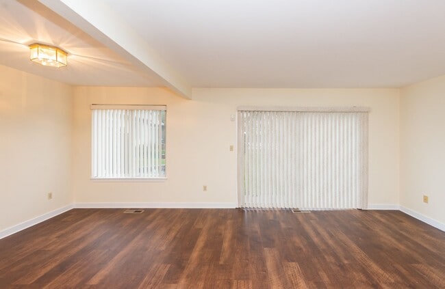 Rent in North Haven, convenient to everything!, North Haven, CT 06473 - photo 7