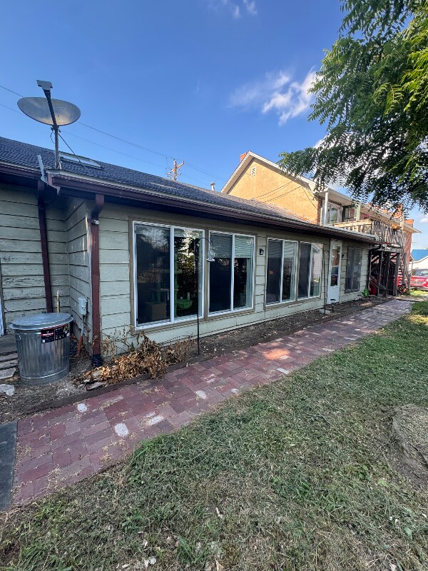 112 S Virginia St unit C, Rockville, IN 47872 - photo 2