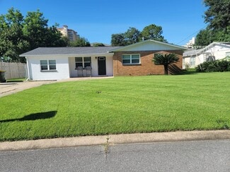 194 Coral Dr SW, Fort Walton Beach, FL 32548