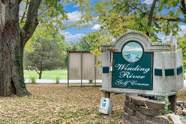 Winding River Golf Course has lots of scenic fairways in Sunshine Gardens.