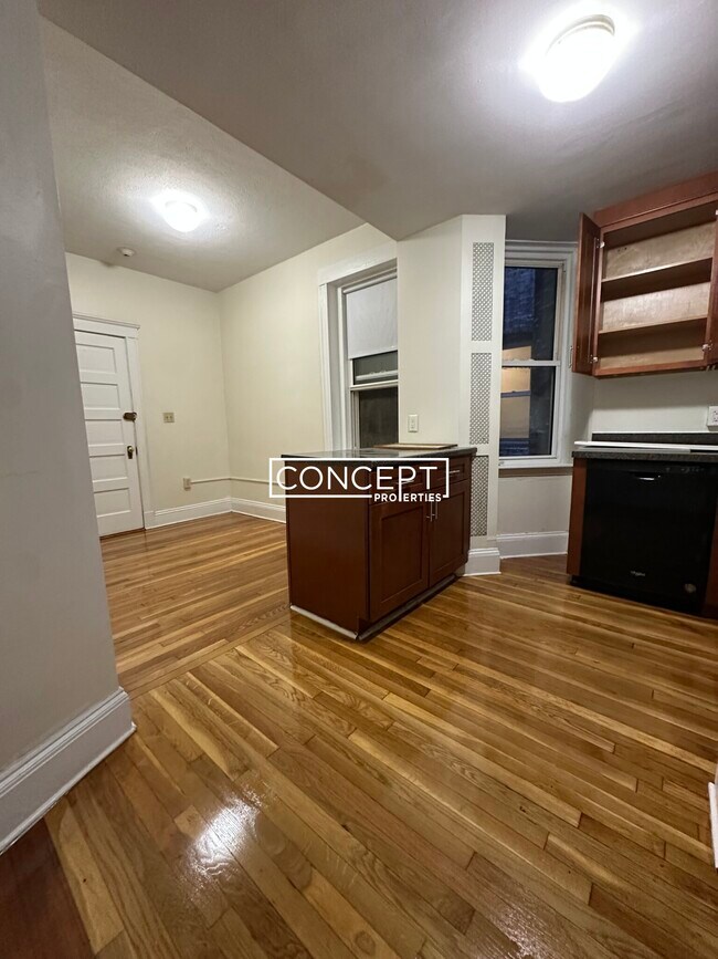 1788 Beacon St unit 2, Brookline, MA 02445 - photo 6