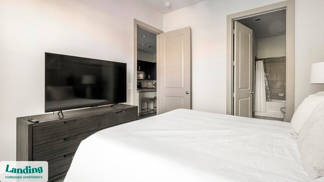 2626 Fountain View Dr unit 1-310, Houston, TX 77057 - photo 2