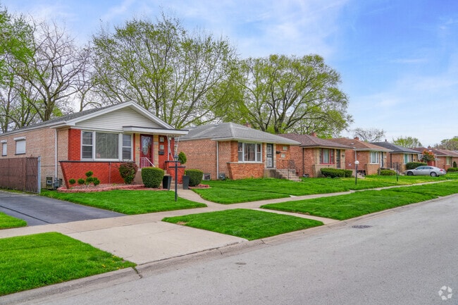 Red brick ranch style homes are common throughout Dolton.