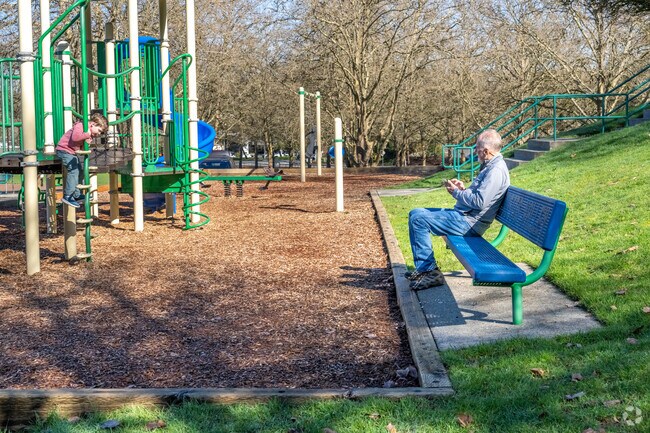 There are plenty of options to sit outside and enjoy the day in West Highlands.