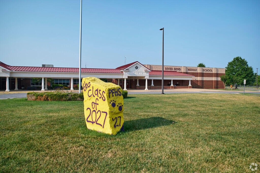 River Bend Middle School showing school spirit, Loudon County Virginia.