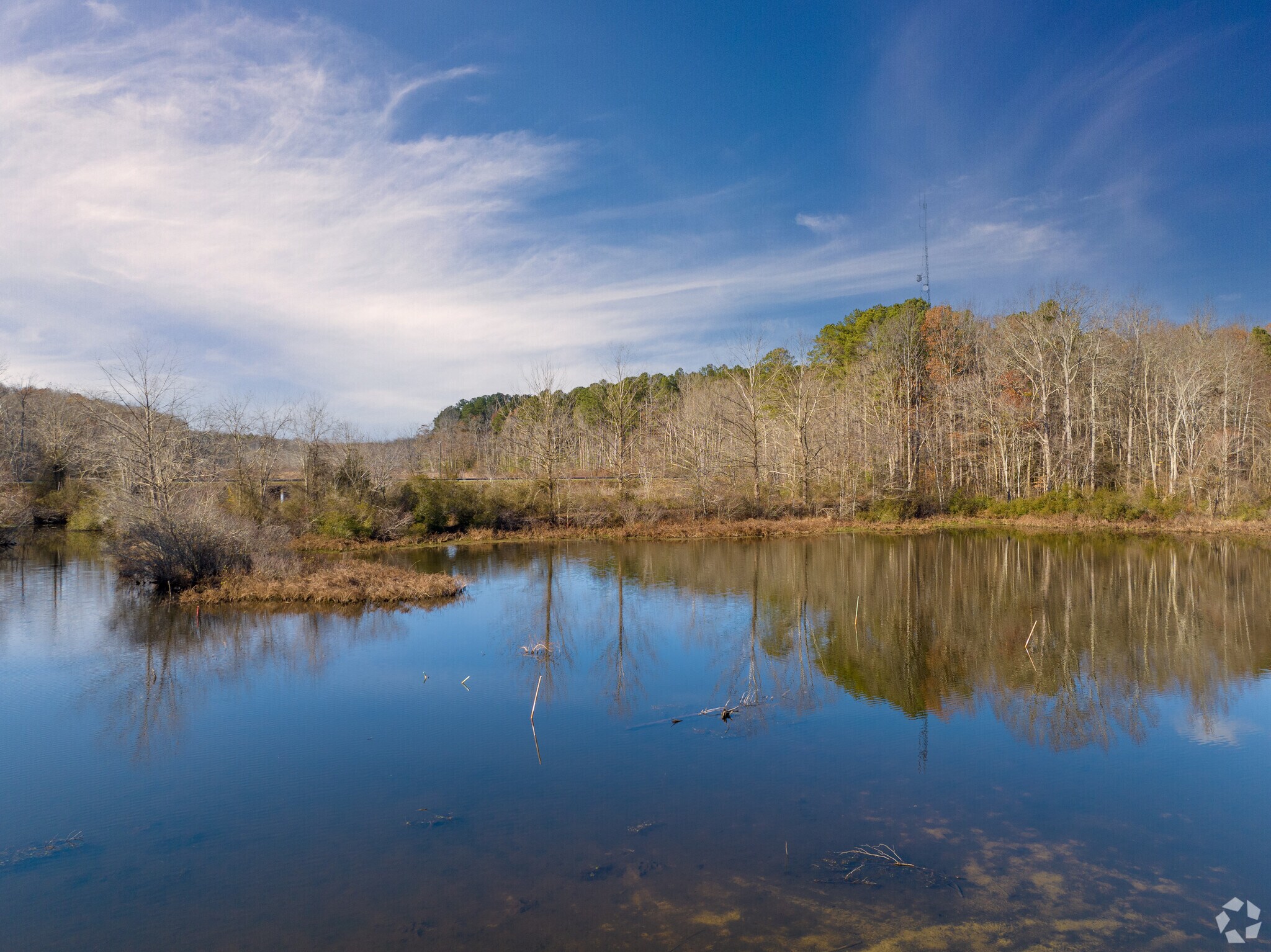 Beaverdam Park is one of Gloucester natural parks with hiking trials and boating options.