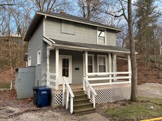 38 Walker St, Athens, OH 45701