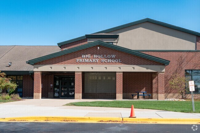 Welcome to Big Hollow Primary School in Round Lake.