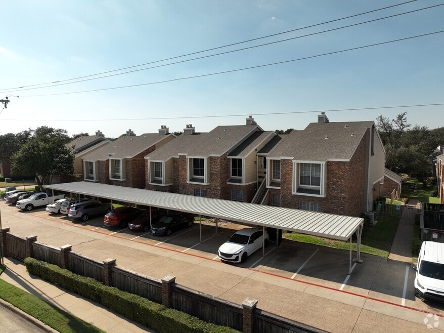 3550 Country Square Dr unit 111A, Carrollton, TX 75006 - photo 2