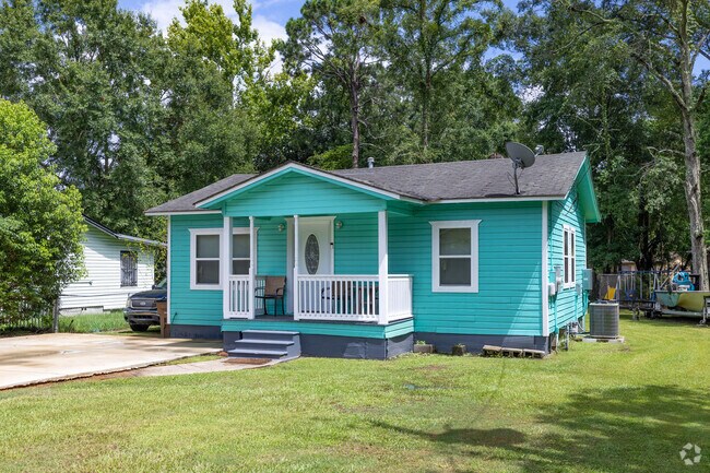 Exploring the heartbeat of Mobile, inner city Summerville neighborhood.