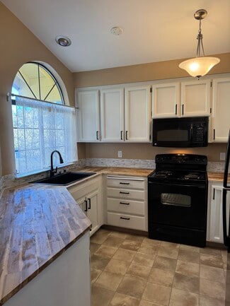 206 Devonwood, Hercules, CA 94547