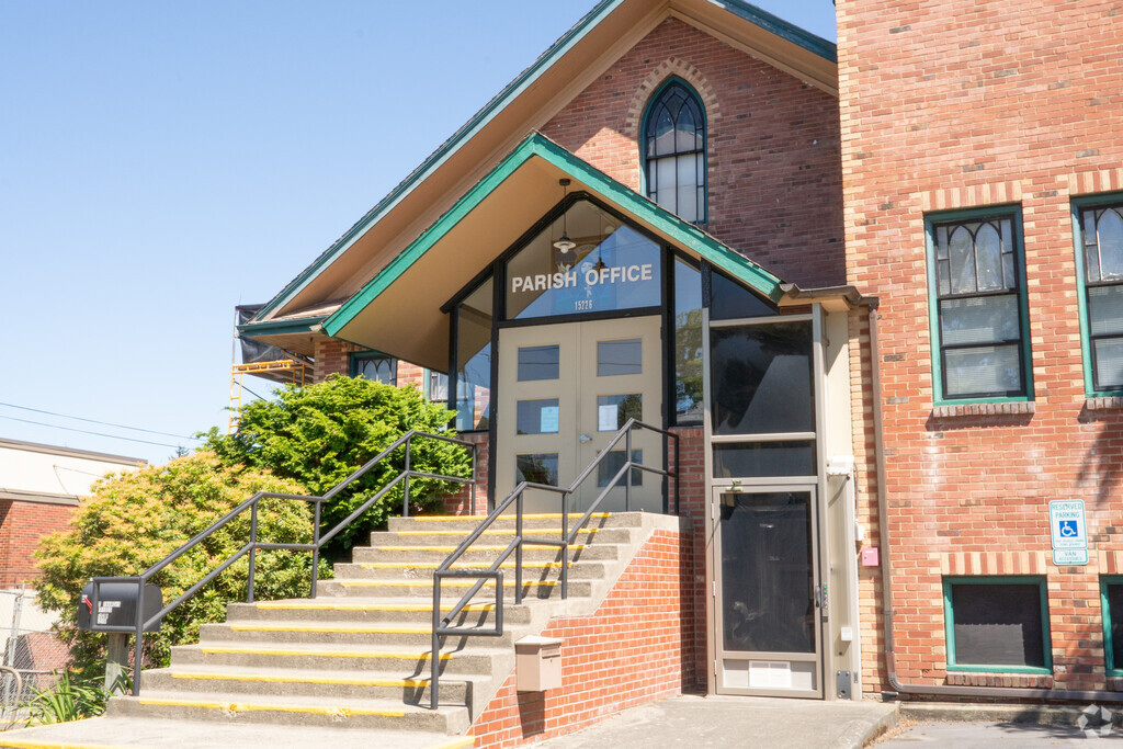 St. Francis of Assisi School located in the Lake Burien neighborhood.