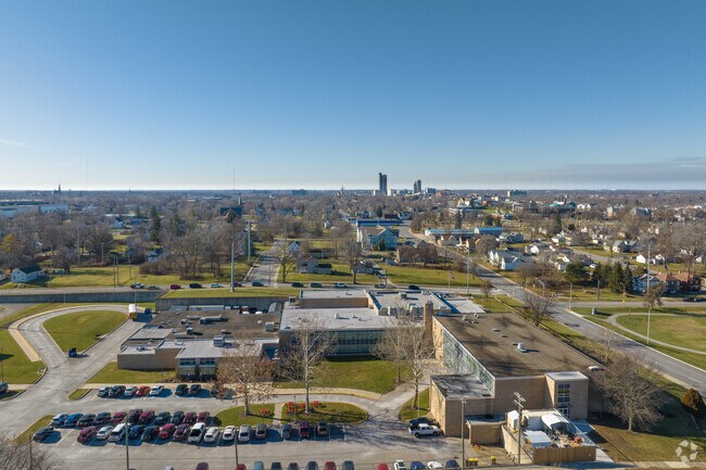 Fort Wayne's Memorial Park Middle School receives an Overall Niche Grade of B.