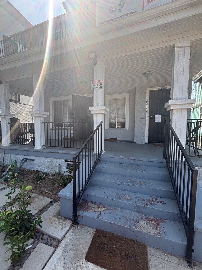 2515 S Catalina St unit 1, Los Angeles, CA 90007 - photo 3