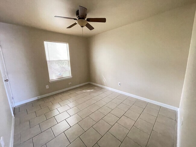 1705 Cedarhill Dr unit B, Killeen, TX 76543 - photo 6