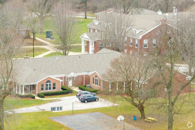 The courses at Glenwood Academy encourage critical thinking and creativity.