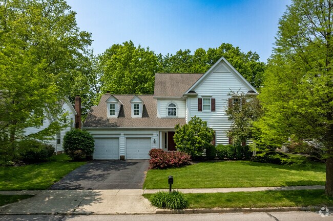 Fodor is a mix of modern housing, great amenities and natural beauty.