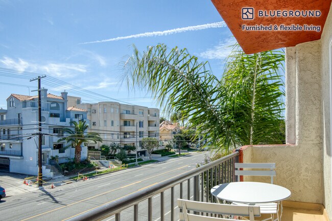 11811 Washington Place unit FL2-ID690, Los Angeles, CA 90066 - photo 4